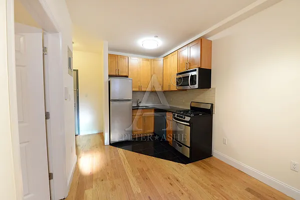 Rented by Peter Ashe | media 14