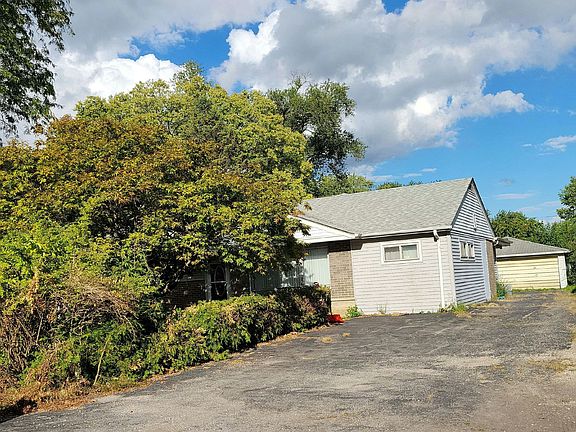 2nd image of 15461 Ridgeway Ave