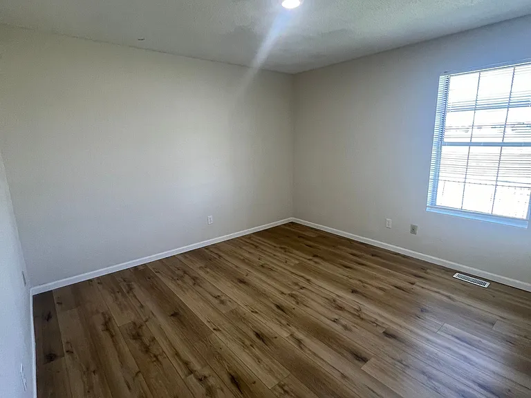 2509 Carnation Dr — Photo 12