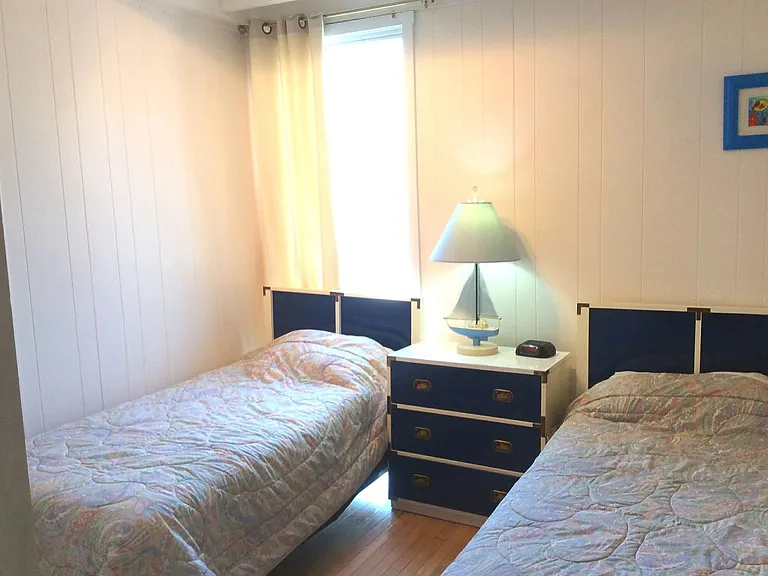 Bedroom for two on the lower floor