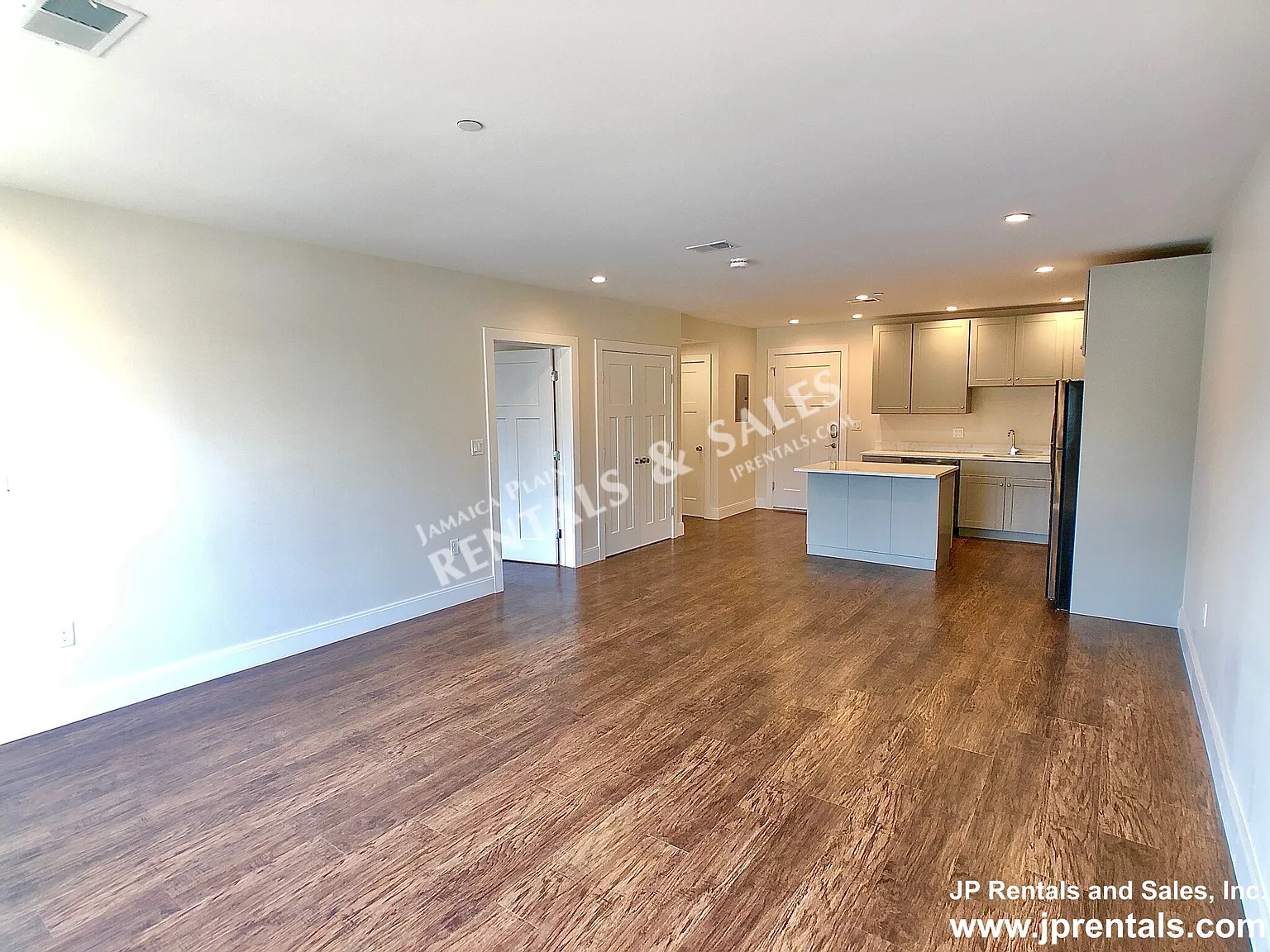 1 bed, 1.0 bath, 735 sqft, $2,700 — Photo 2