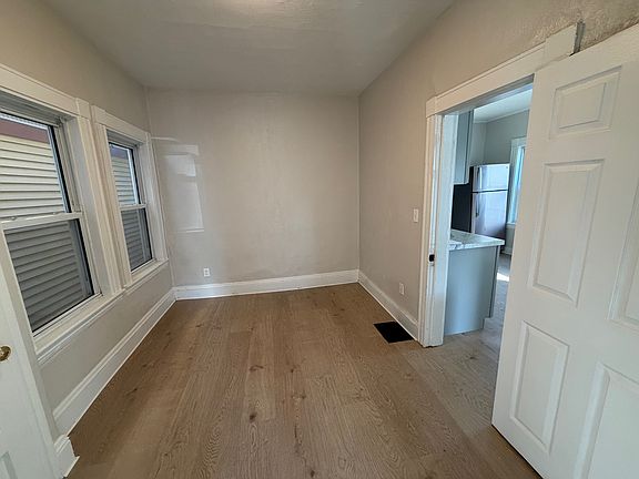 5th image of 42 1/2 Cabot St #1