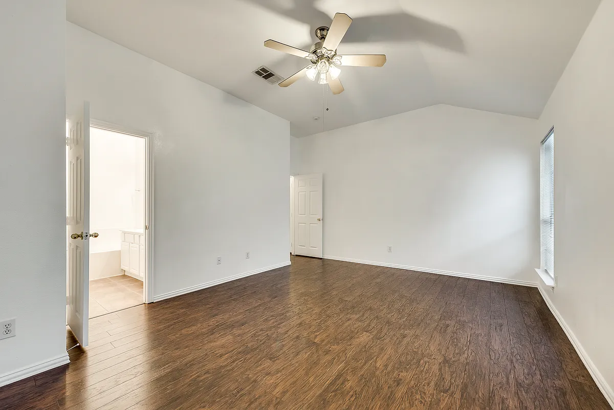 Master BR - 5201 Crossvine Ln