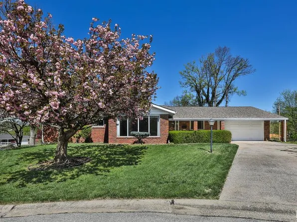 127 S Cardinal Ln, Saint Charles, MO 63301