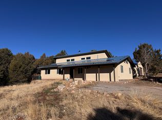 32 Columbine Ln, Cedar Crest, NM 87008