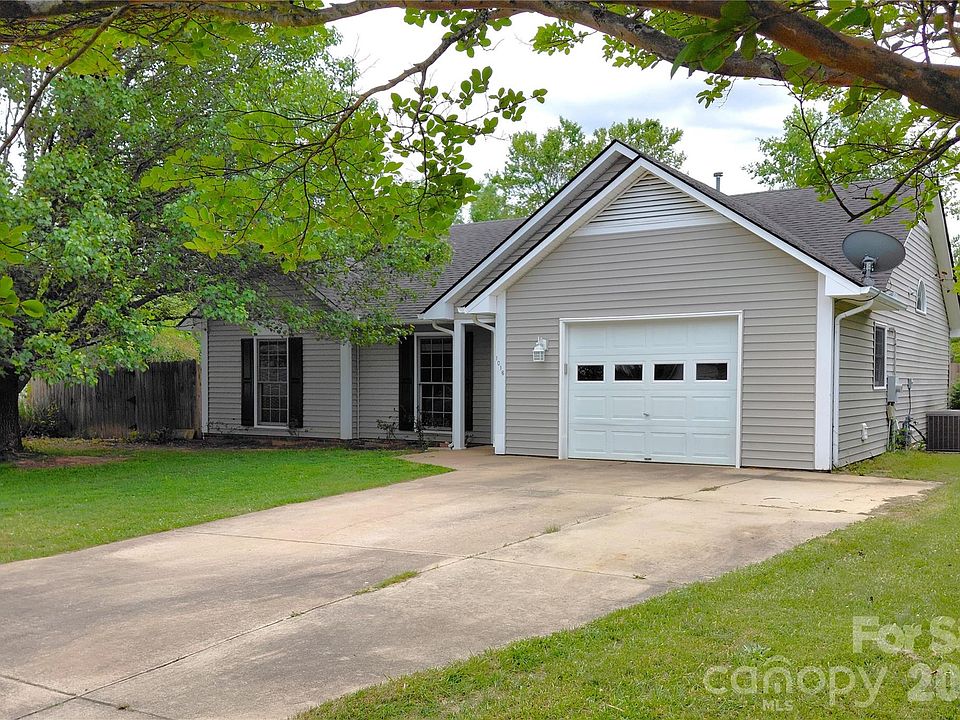 1st image of 1016 Thorncrest Dr