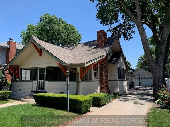 1214 N Saint Joseph Ave, Hastings, NE 68901