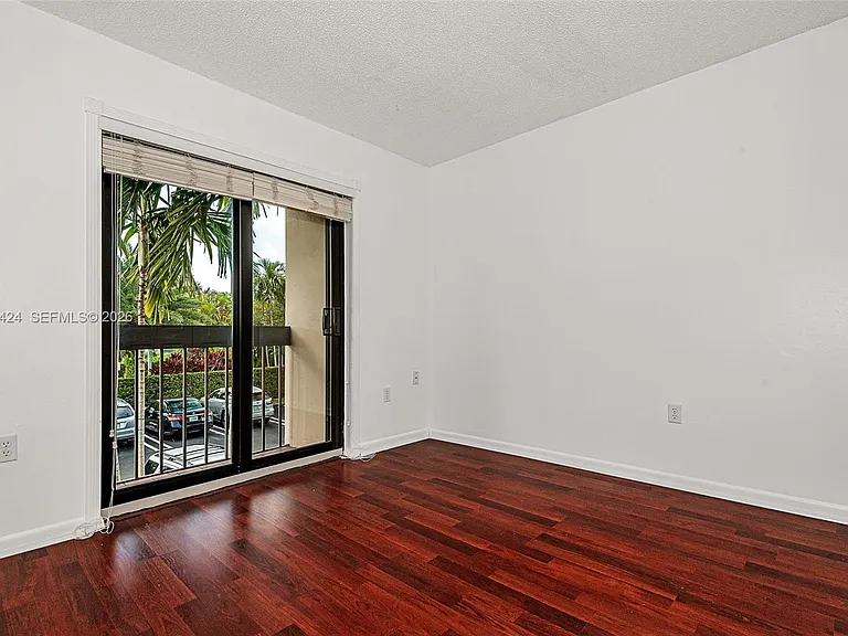 4700 SW 67th Ave #P8 — Photo 25