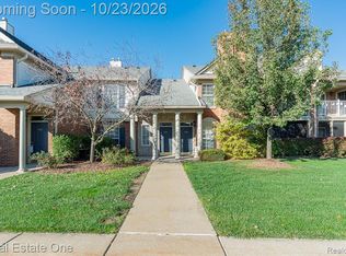 5306 Brookemonte Cir #353, Rochester, MI 48306