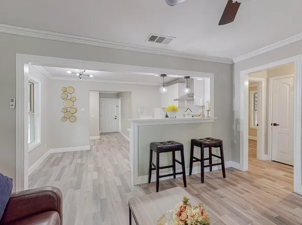 8411 Jennie Lee Ln, Dallas, TX 75227
