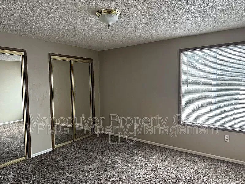3 bed, 2.0 bath, 1000 sqft, $1,850 — Photo 4