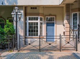 71 McCaul St #105, Toronto, ON M5T2X1