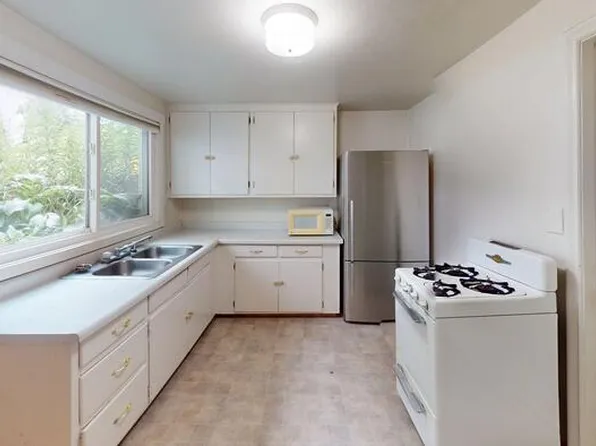 501 N 11th St, Bismarck, ND 58501