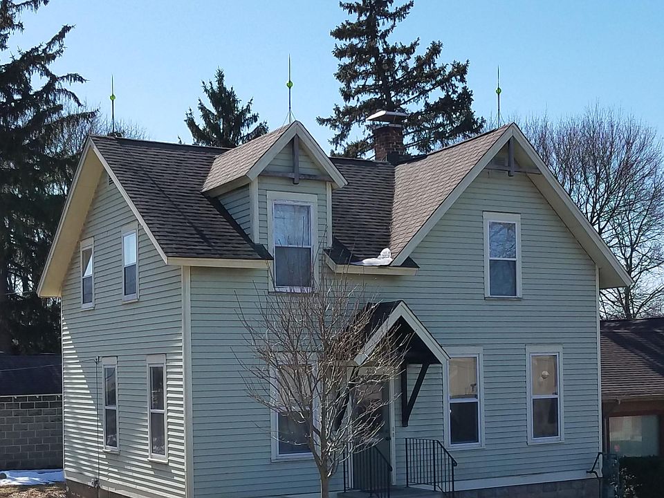 1st image of 215 Walnut Ave #2