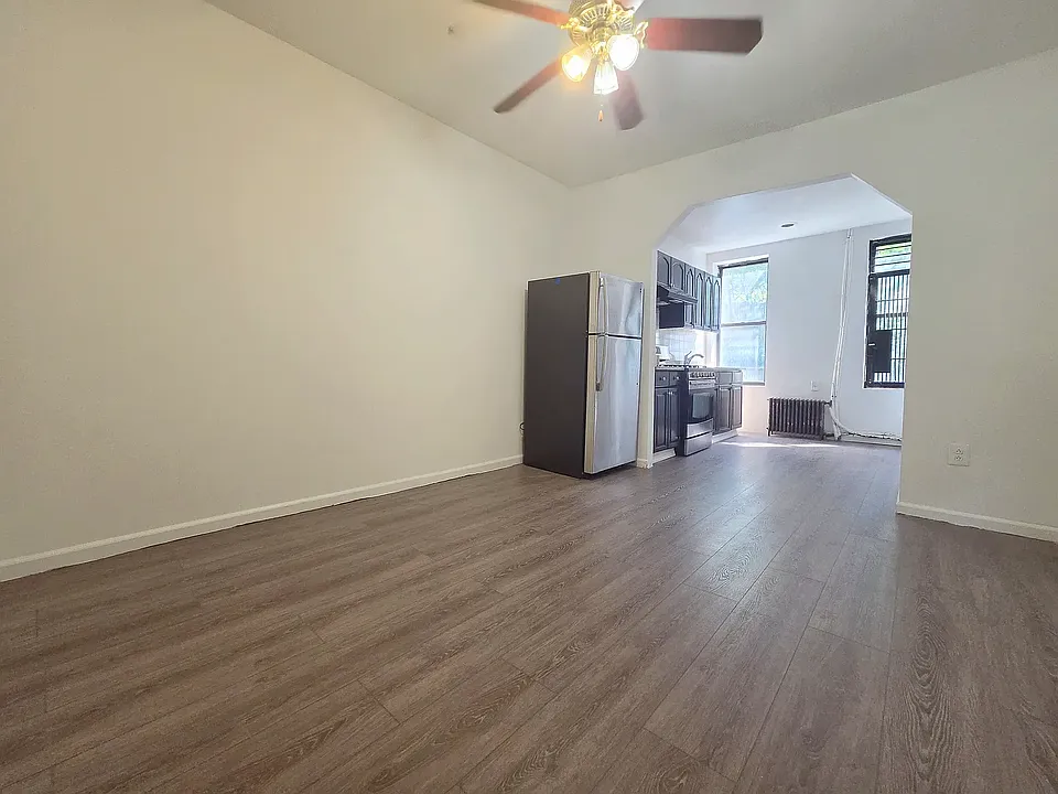 304 Ellery St #2L