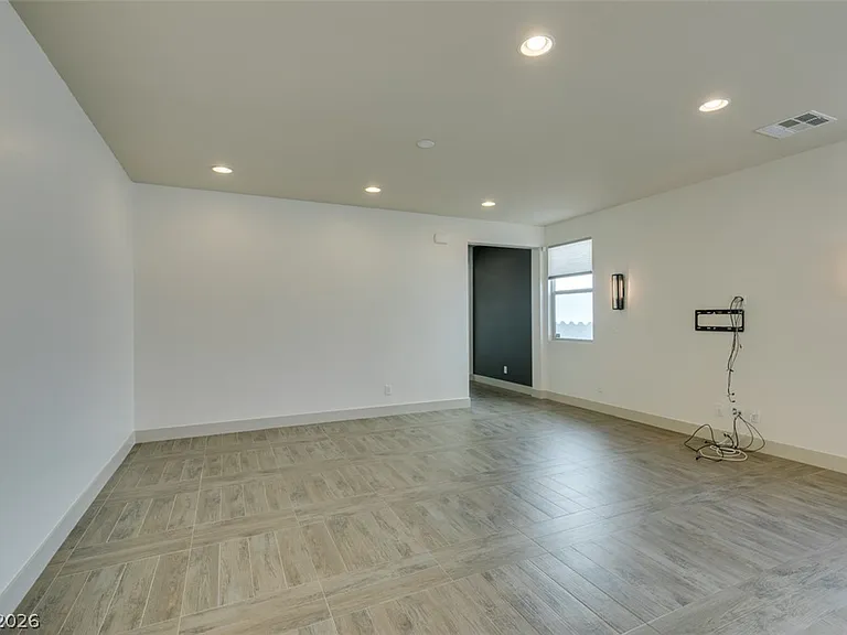 9009 Janice Glen Ave — Photo 7