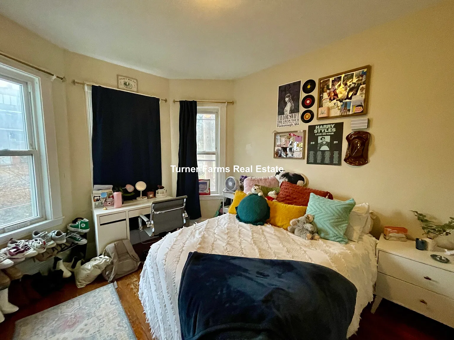 4 bed, 1.5 bath, 9999 sqft, $5,000 — Photo 3