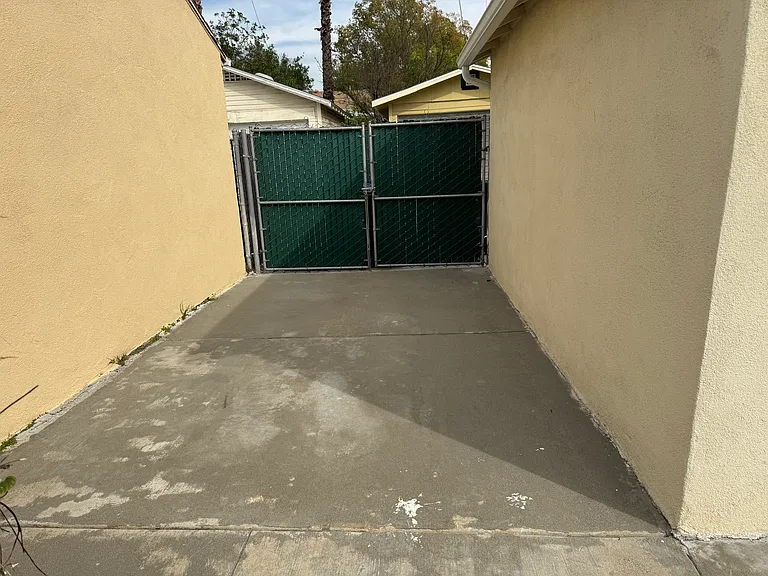 428 N Jackson St — Photo 18