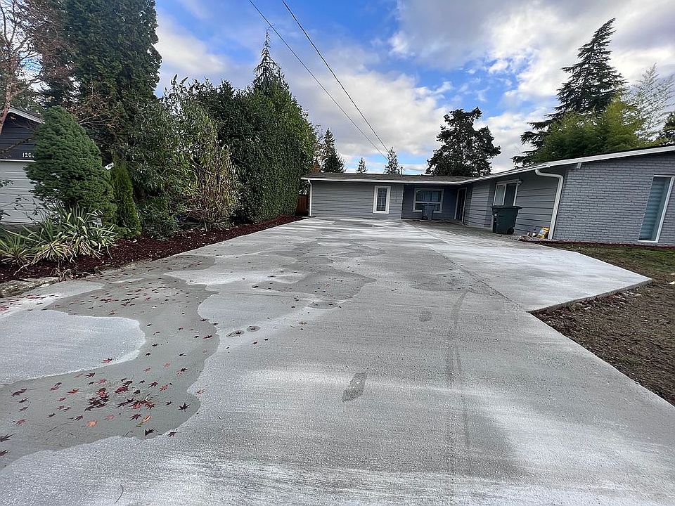 1st image of 1130 170th Ave NE