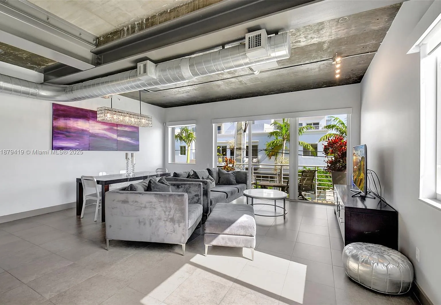 Mark Downtown Condo — Photo 2