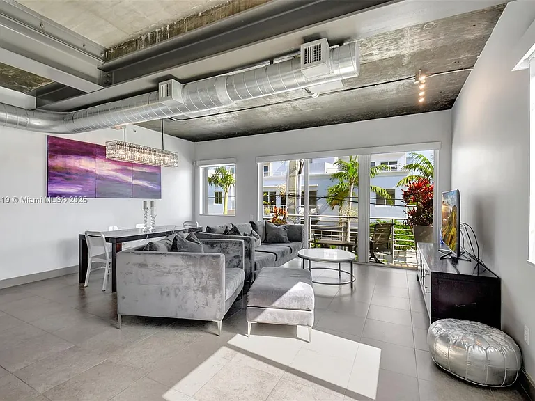 110 SE 2nd St #203 — Photo 2