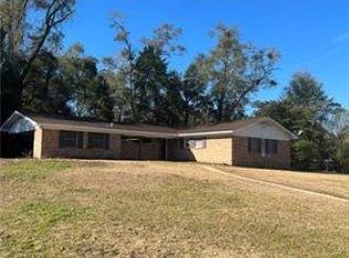 207 Cache Cir, Chickasaw, AL 36611