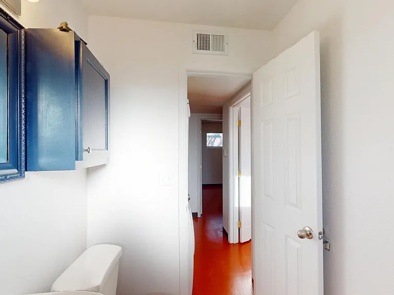 Renovated & Loaded 2 Bed Apts in Ridgecrest- Best Nat. Light in ABQ — Photo 11