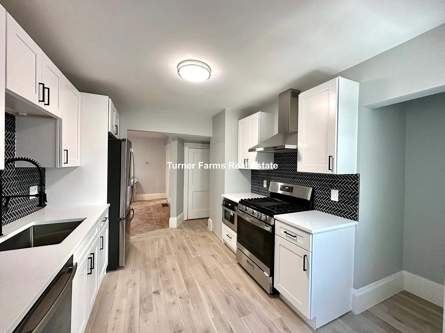 5 bed, 9999 sqft, $6,500 — Photo 4