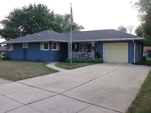 1st image of 3806 Dakota Ln