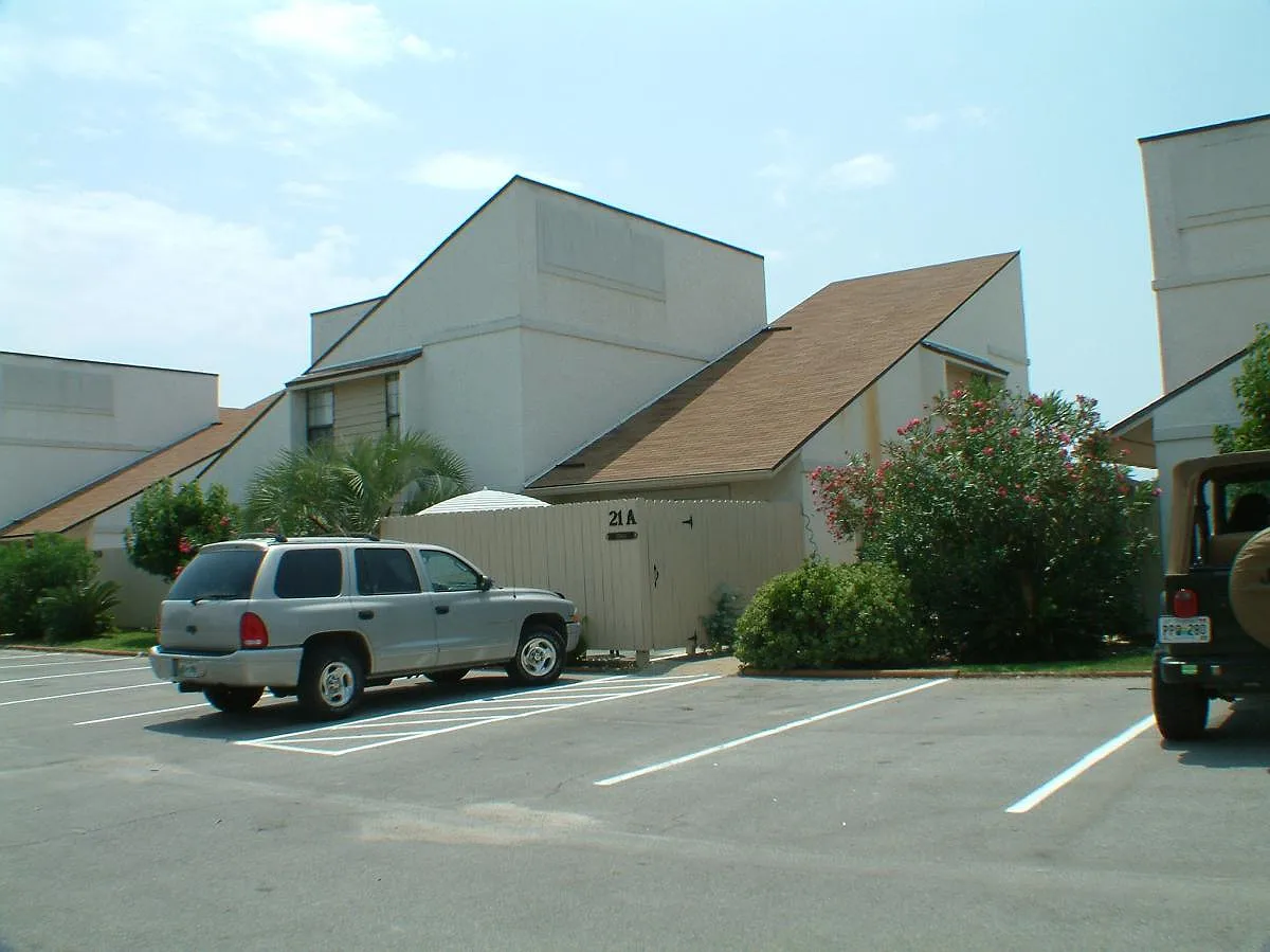 2 bed, 960 sqft, $2,100 — Photo 1