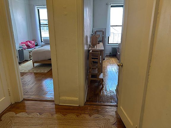 4th image of 440 6th Ave Floor 2
