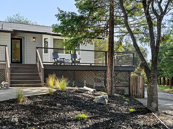 2nd image of 210 Burgundy Road
