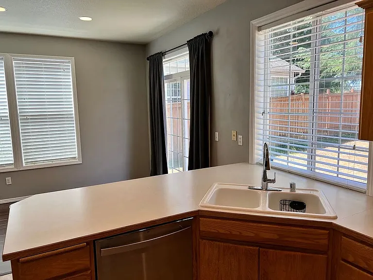 8225 Sweetbrier Loop SE — Photo 10