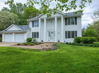 2779 Jade Cir E, Shakopee, MN 55379