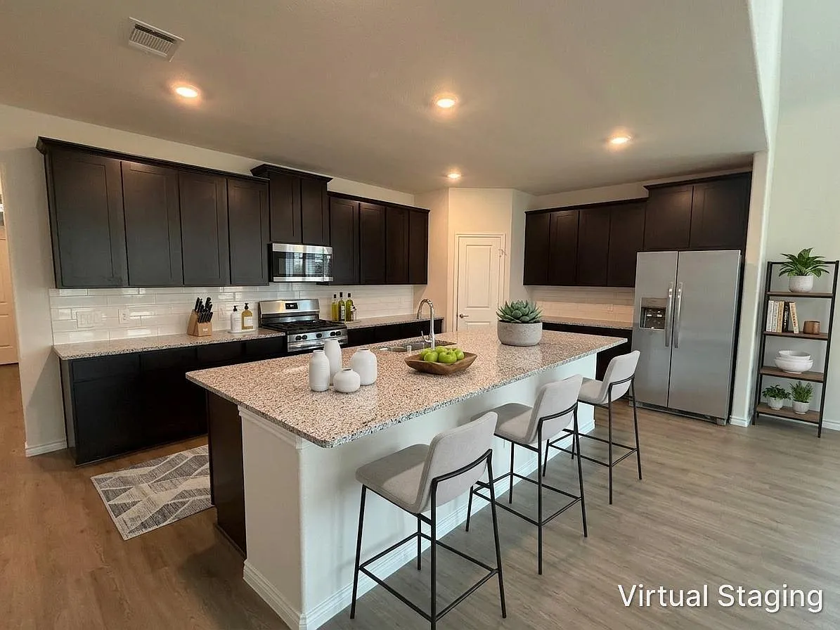 4 bed, 2970 sqft, $2,795 — Photo 2