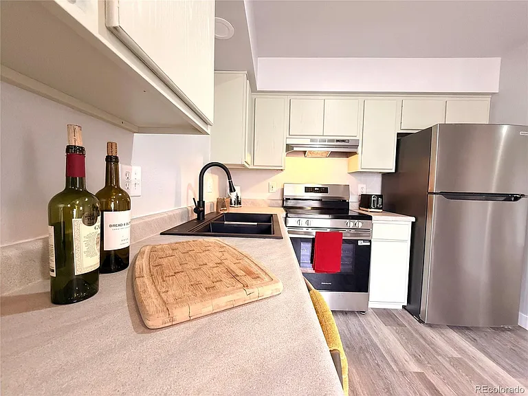 531 S Angus Ave #11 — Photo 4