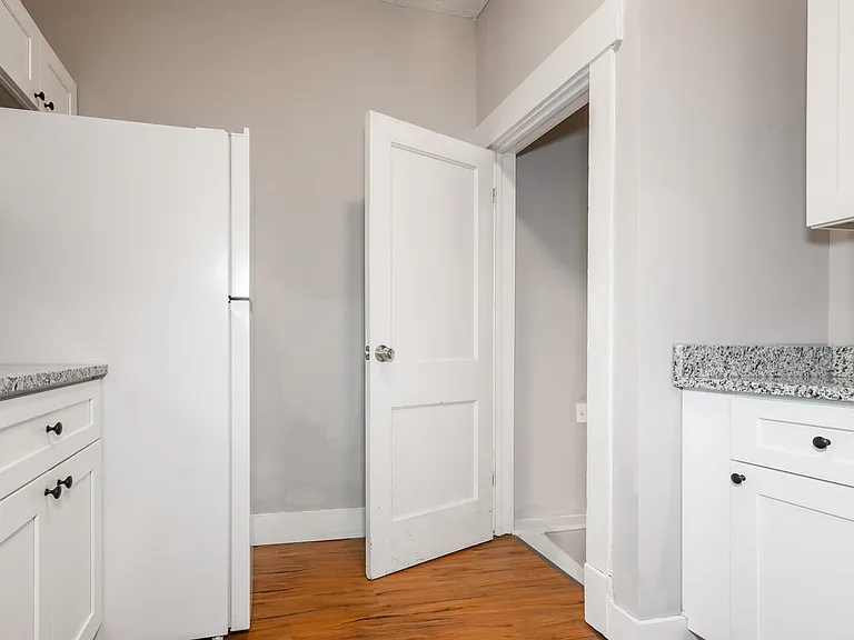 1442 Plum St — Photo 15