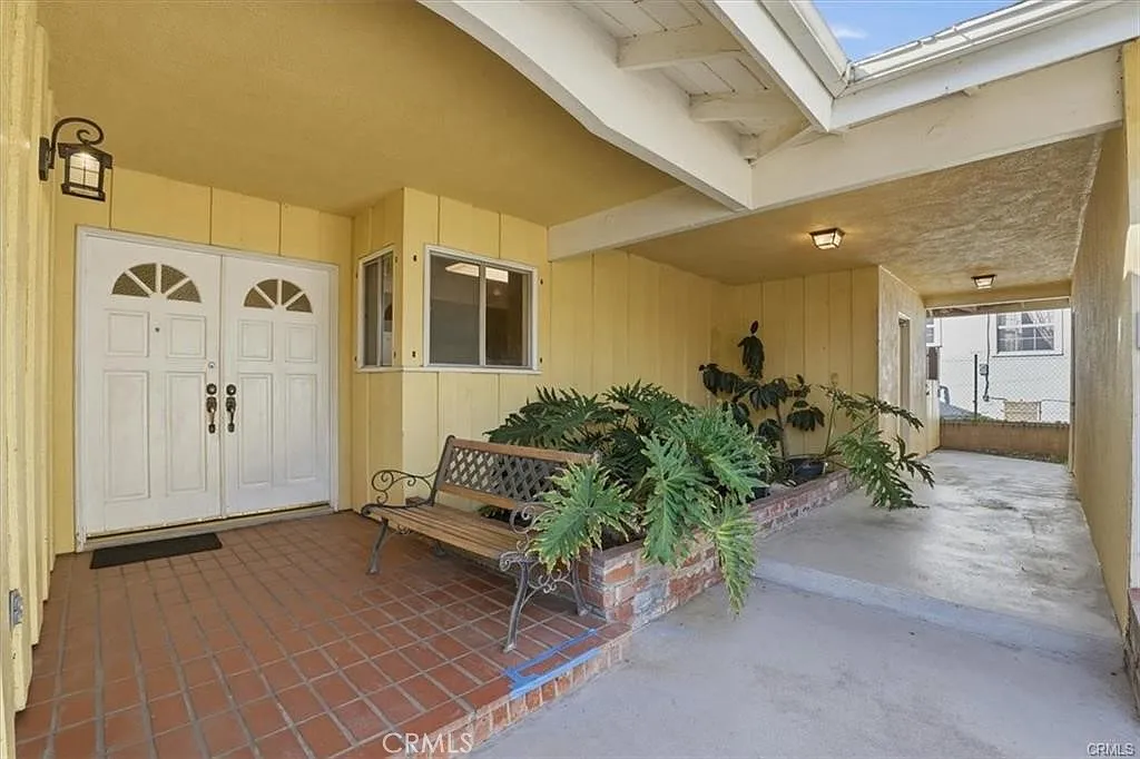 3 bed, 1744 sqft, $5,500 — Photo 2