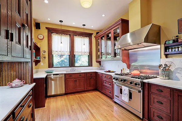 Rented by Halstead Real Estate | media 9