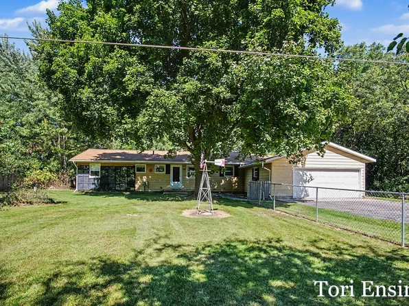 9054 Baker Rd, Greenville, MI 48838