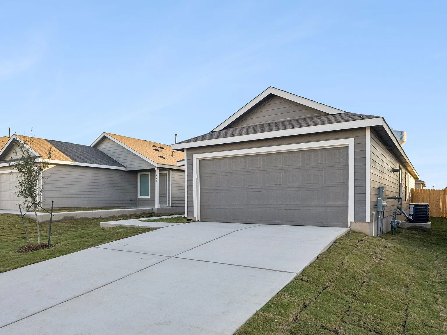 4 bed, 1600 sqft, $1,850 — Photo 2