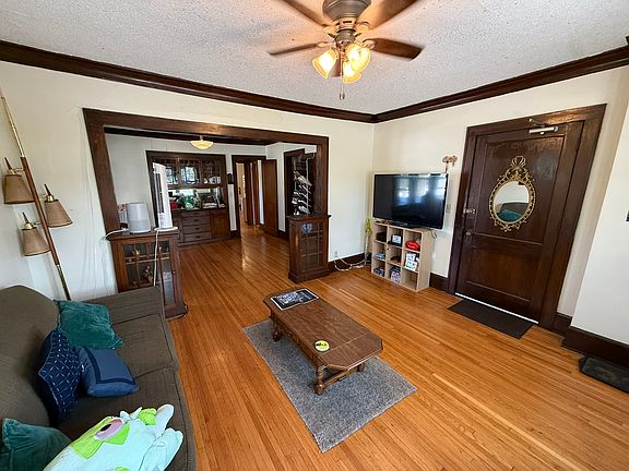3rd image of 1577 Ashland Ave #3