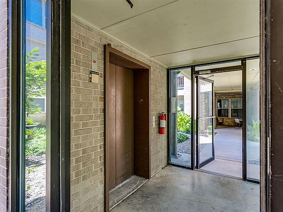 4th image of 600 NW 4th St APT 213N