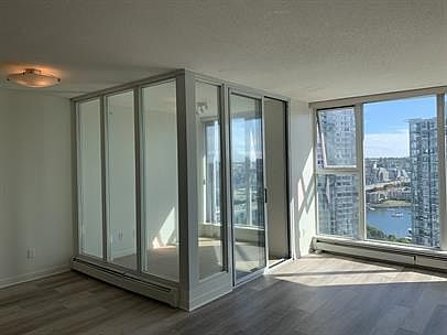5th image of 1009 Expo Blvd #2206