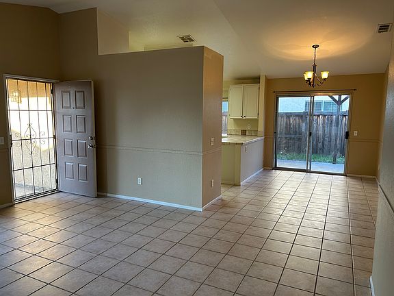 3rd image of 29699 Saint Andrews Ct