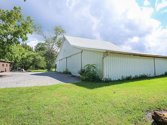 5th image of 6755 Clinton Rd
