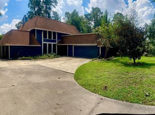 26 Cherry Hill Dr, Conroe, TX 77304