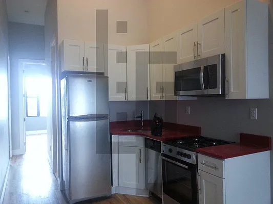 Rented by Loom Group | media 28