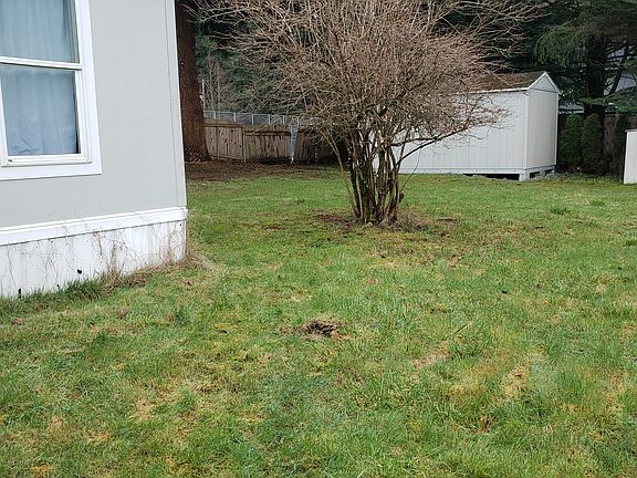 4th image of 501 W Jones St