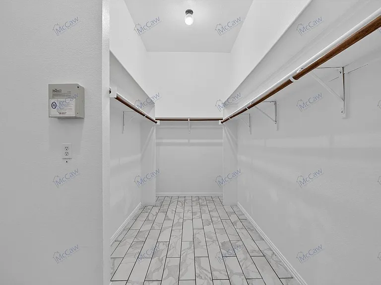 608 Walnut Hollow Dr — Photo 14